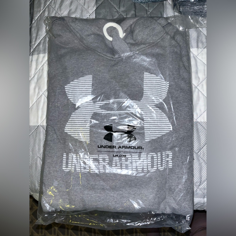 NWT Under Armour hoodie women’s size xl